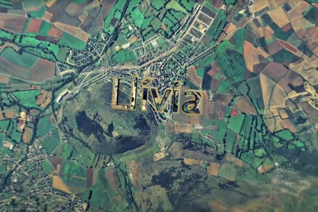 La vila de Llívia, vista aèrea.